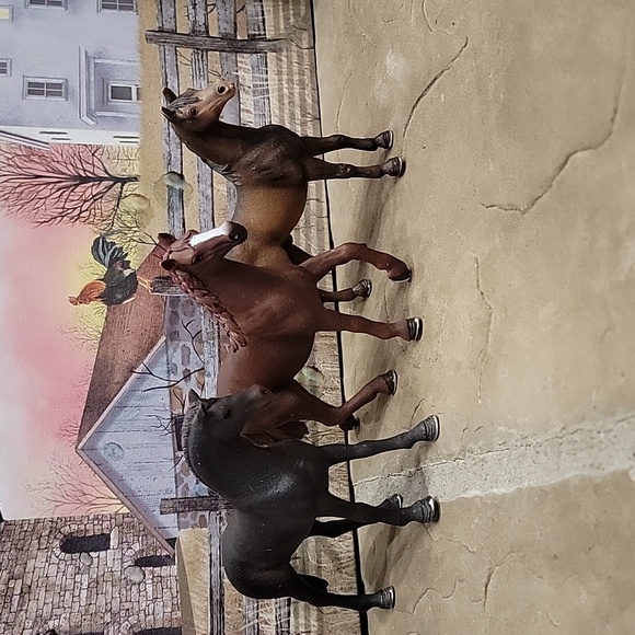 3 Schleich Horses - Picture 2 of 4